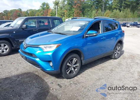 2018 Toyota Rav4 Xle z USA, uszkodzony, nr VIN JTMRFREV9JD226773
